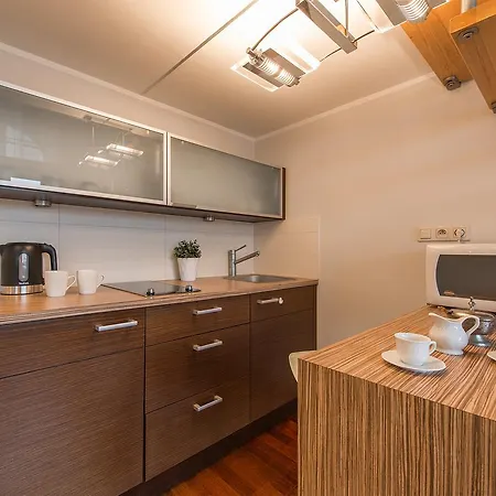 P&o Serviced Hoza 2 Apartman Varsó